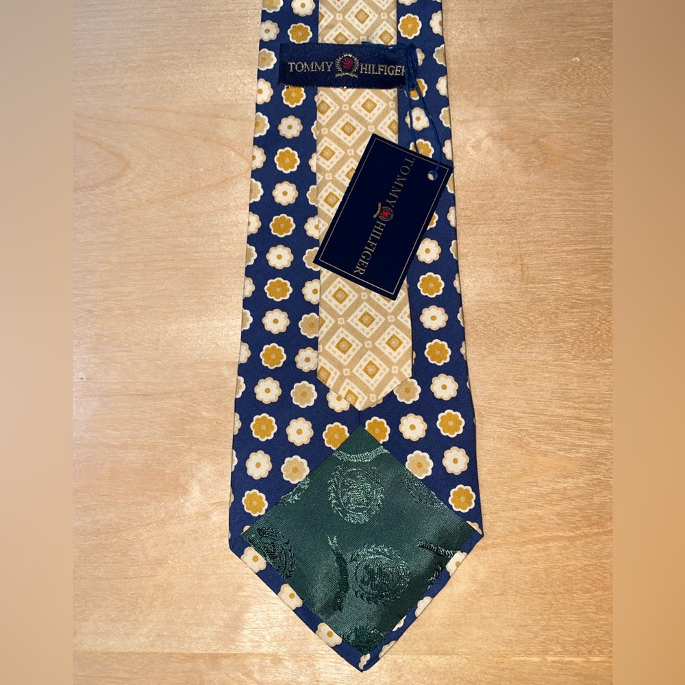 Tommy Hilfiger Yellow and Blue Flower Silk Tie - Picture 3 of 9